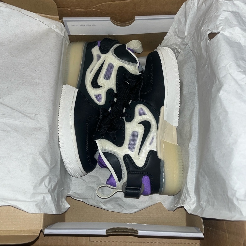 Nike
Air Force 1
React
‘Off noir action grape’
High top - Picture 5 of 14